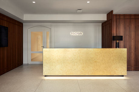 McCann Prague Offices: Industrial Warmth and Park-Light Worklife Team - 8