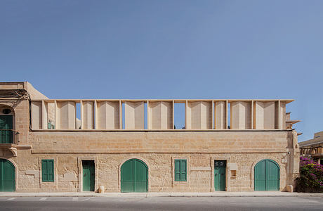 Naxxar House Within Malta’s Walls: A Screened Home in Light