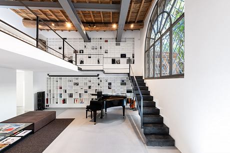 A Single Man House Reframes an Artist’s Atelier Into a Haven of Height - 1