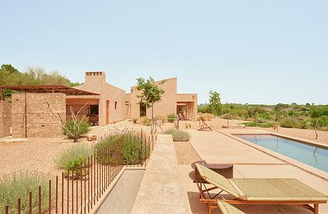 Ca’n Gallineta: Climate-Savvy House on a Sunlit Mallorcan South Slope