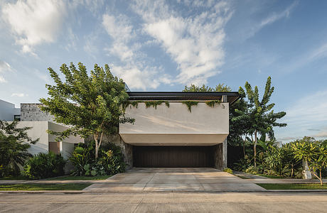 Casa N I D O — A Courtyard House Tuned to Breeze and Shade in Yucatán