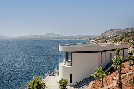 Cliff Villa: Coastal Refuge Shaped by Wind, Light, and Sea Horizons - 1