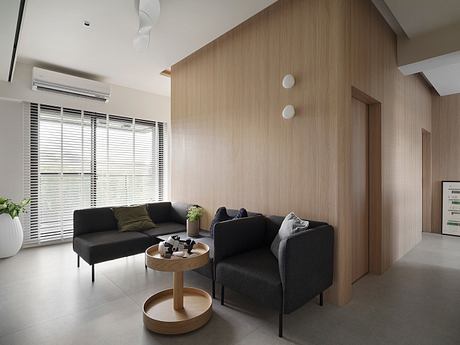 House within a House Layers Island Rooms into Fluid Daily Flow - 1