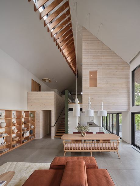 Lakeside Family Retreat Reorients Family Life Toward Lake and Forest - 1