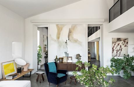 Casa a Trastevere Reframes a 19th-Century Flat for Today’s Living