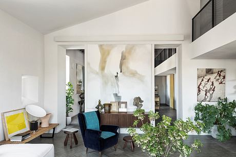Casa a Trastevere Reframes a 19th-Century Flat for Today’s Living - 2