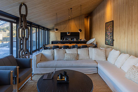 UAN House by Alric Galindez Arq - 2