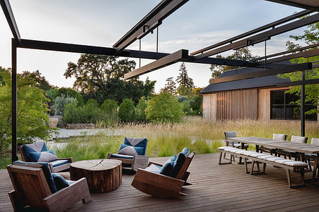 Wood, Water and Stone: Reclaimed Timber Grounds a Courtyard Retreat - 2