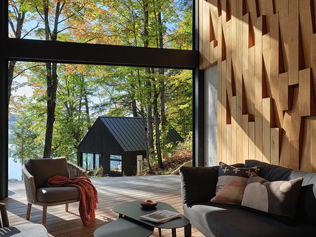 Lakeside Family Retreat Reorients Family Life Toward Lake and Forest - 2