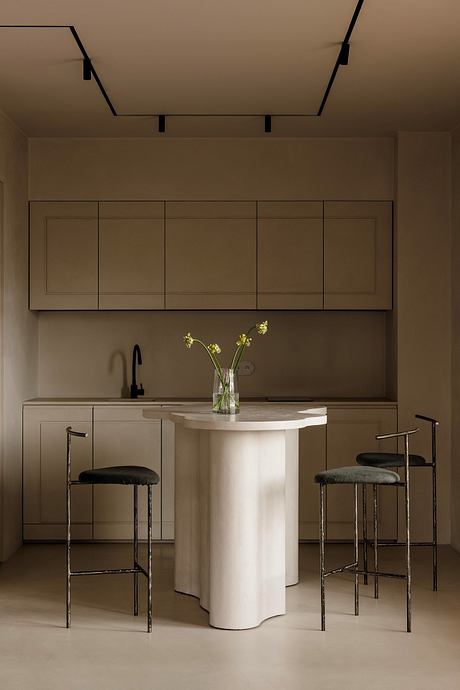 Grzybowska Sets a Quiet Tone With Beige, Brass, and Mango Wood Notes - 4