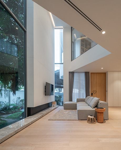 M House: Tree-Led Plan and Rooftop Pool in Bangkok’s Urban Center - 4