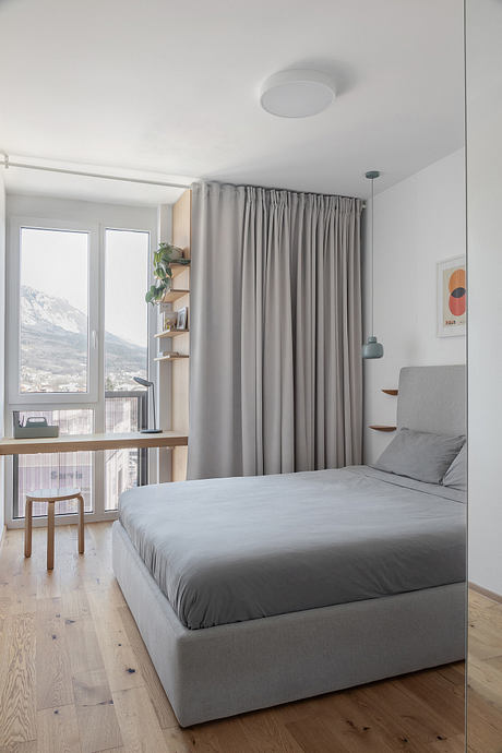 Apartment 2005: Color, Light, and Calm Living for a Young Family - 6