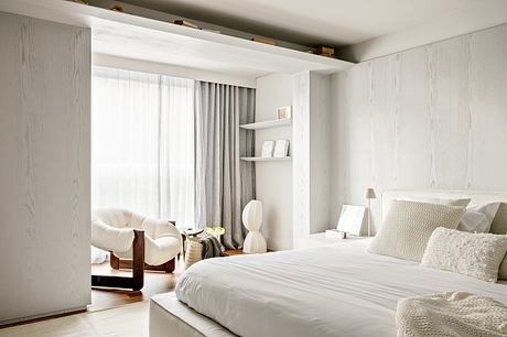 Apto BB Brings Quiet Luxury to a Light-Washed Brazilian Apartment - 6