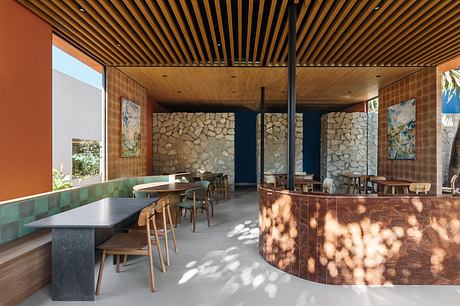 Cozze Ristorante Recasts Italian Warmth for Brasília’s Urban Dining - 5