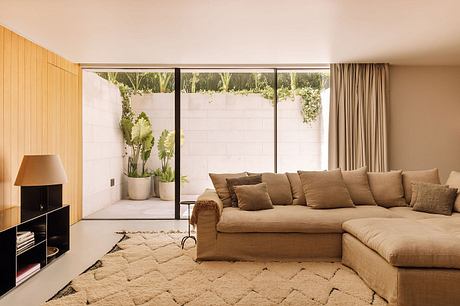 V House by João Tiago Aguiar - 5