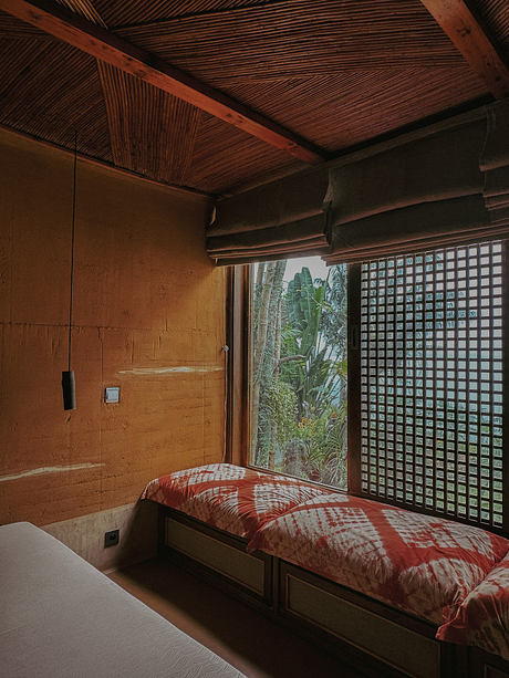 Pavilion Essoa: Double-Curved Roof Cools a Lagoon-Edge Retreat Home - 4