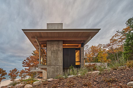 Lower Shore Residence Reframes Family Living With a Four-Season Room - 8