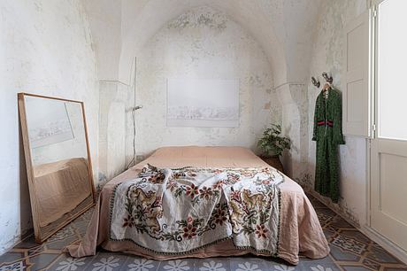 CA – SA Home & Studio Refits a Historic Apartment with Grace - 7