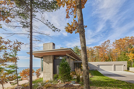 Lower Shore Residence Reframes Family Living With a Four-Season Room - 9