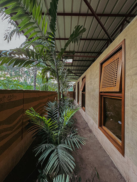 Pavilion Essoa: Double-Curved Roof Cools a Lagoon-Edge Retreat Home - 6