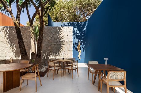 Cozze Ristorante Recasts Italian Warmth for Brasília’s Urban Dining - 9