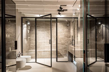 A Single Man House Reframes an Artist’s Atelier Into a Haven of Height - 8