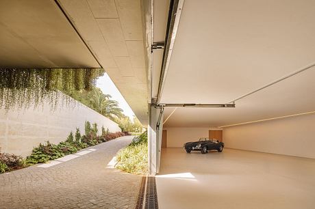 V House by João Tiago Aguiar - 12