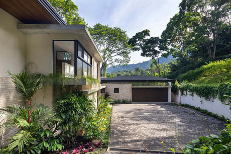 Villa T — West-Facing Coastal Retreat Shaped for Sunsets and Sea Air - 9