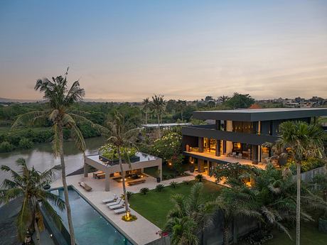 Ocean River House by Rado Iliev - 11