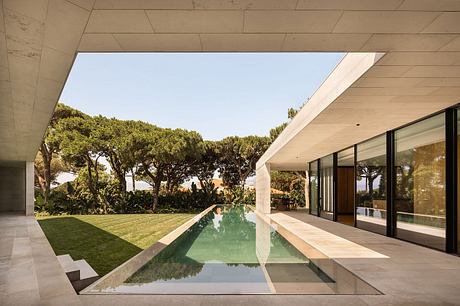 V House by João Tiago Aguiar - 14