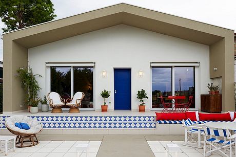 Bollana Residence: Color-Rich Rooms for Relaxed Coastal Living in Italy - 1