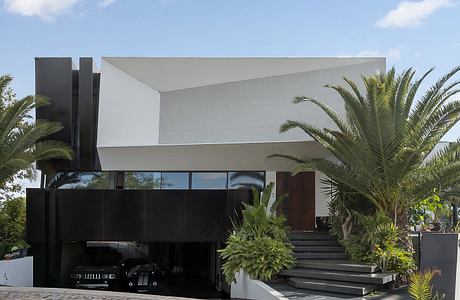 Capuchinas Villa by Orther Architects