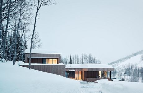 Nest: Mountain Modern Ski-In/Ski-Out House