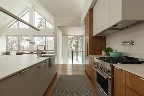 La Croix From the Woods: A House Terraced Into Canadian Stone - 4