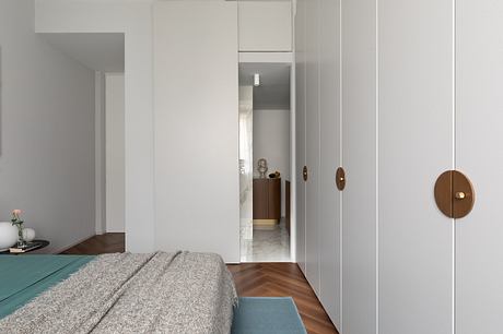 iaa_E15 Recuts a Milan Apartment With Arches and a Quiet Flow Plan - 7