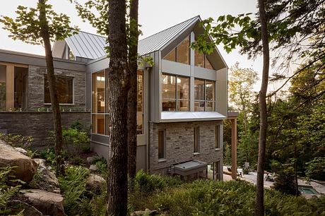 La Croix From the Woods: A House Terraced Into Canadian Stone - 7