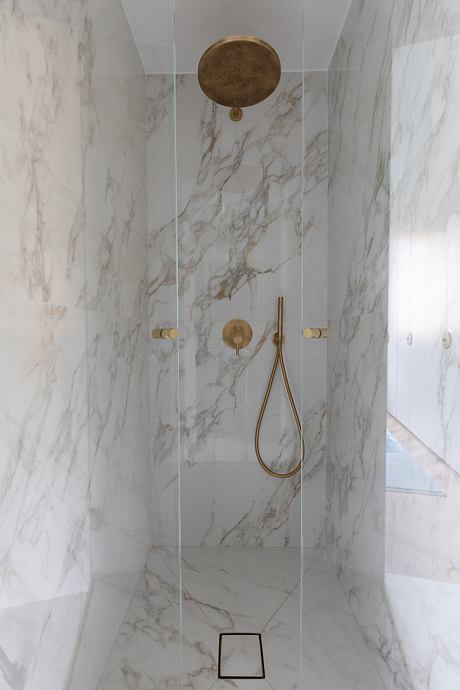 iaa_E15 Recuts a Milan Apartment With Arches and a Quiet Flow Plan - 9