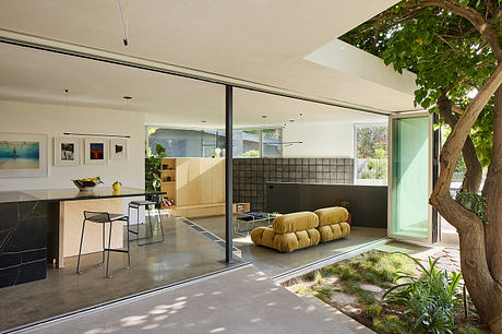 M.H. Lair by Claret-Cup - 6