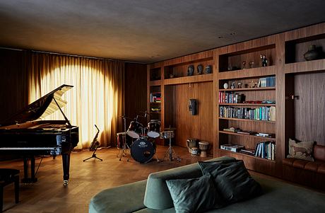 Penthouse West Reinvents 1968 Office Into a Glass-Box Home in Rotterdam - 6