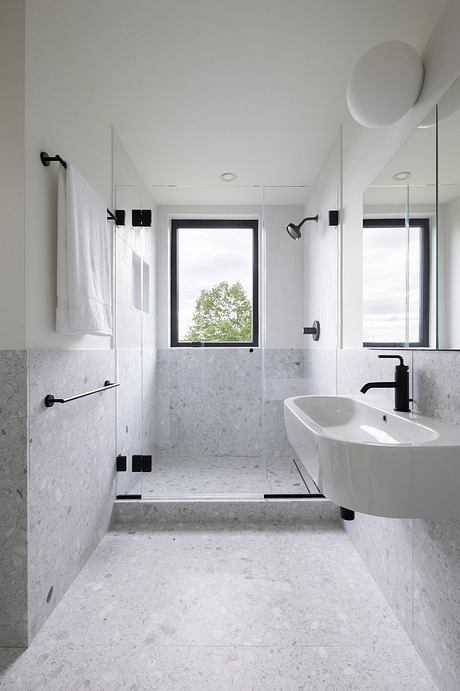 House on a Hill: Vertical Living - 8