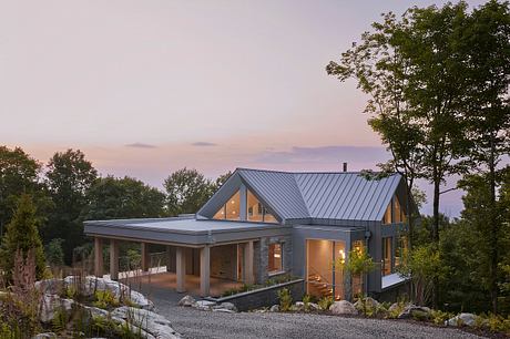 La Croix From the Woods: A House Terraced Into Canadian Stone - 10