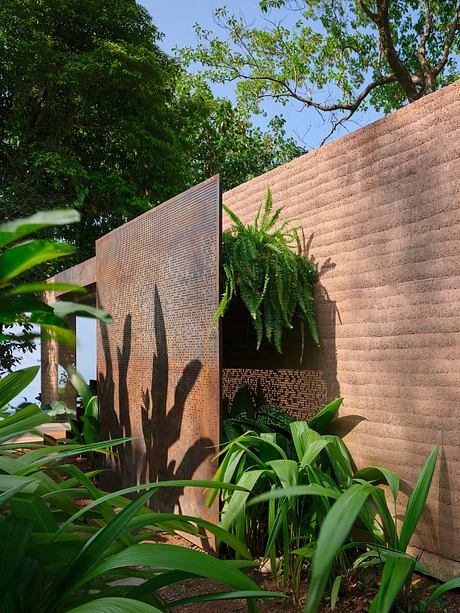 Studio House: Rammed-Earth Villa Open to Pacific Breeze - 12