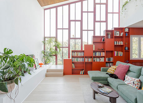 60s Style House: Bold Italian Apartment for a Young Creative Life - 1