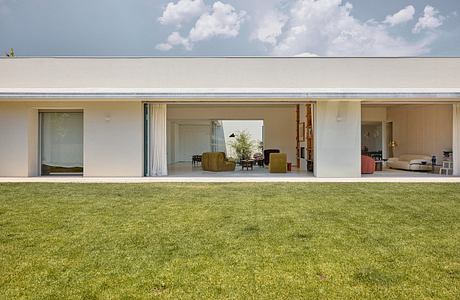 Arces House by Ábaton