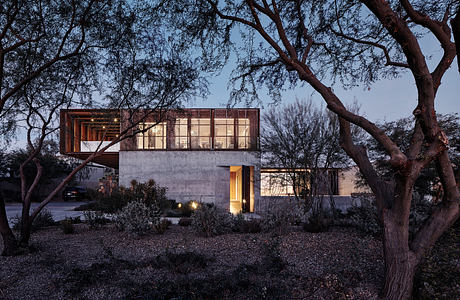 Red Rock — Shaping Harsh Desert Climate into a Courtyard Home Retreat