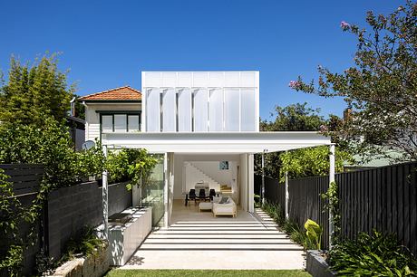 Summersault House by James Garvan Architecture - 1