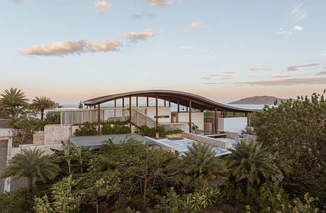 Villa Áurea by Studio Saxe