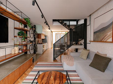 Casa MA: Sunlit Sao Paulo Apartment With Airy Indoor-Outdoor Life - 2