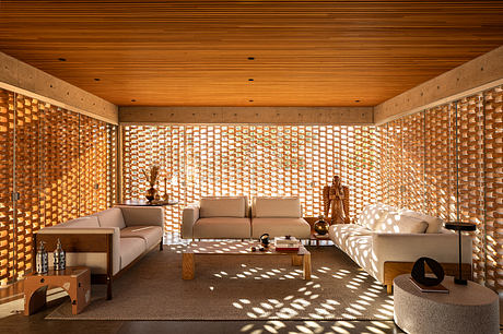 Casa Tupin Frames Courtyard Living Amid Brasília’s Native Landscape - 2