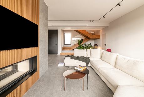 Private Villa in the Roman Countryside: Light Contemporary Retreat - 2